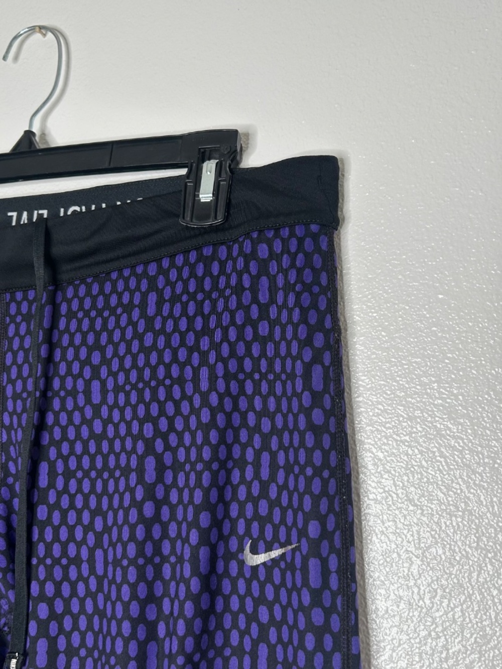 Nike Dri-fit Womens Purple Athletic Dotted Running Capri Pants Size XL - Picture 3 of 9